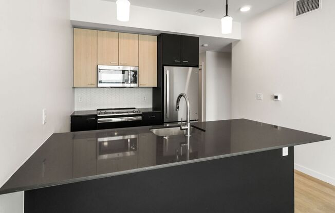 1 bed, 1 bath, 821 sqft, $1,750, Unit 616