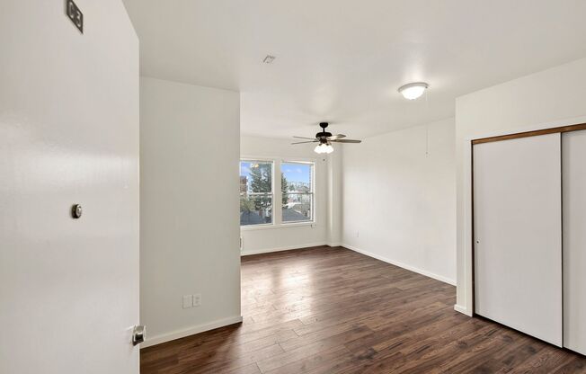 Studio, 1 bath, 400 sqft, $1,250, Unit C03