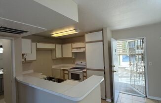 Front Gated 1 Bedroom Condo with AC, Dishwasher, Parking Space & Community Pool&Spa