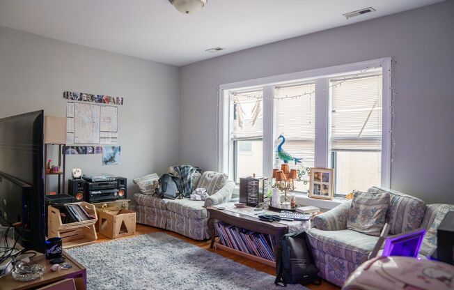 2 beds, 1 bath, 700 sqft, $1,775, Unit 3002-3N
