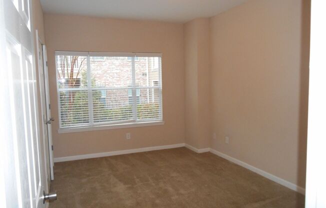 3 beds, 2 baths, 1,447 sqft, $1,524, Unit 0505