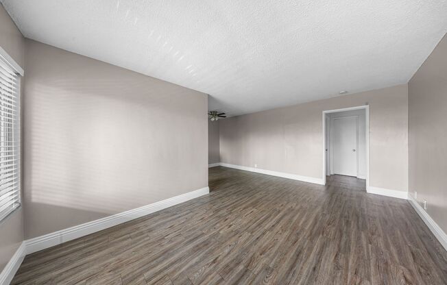 405 W 10th St