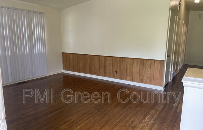 5430 N FRANKFORT PL