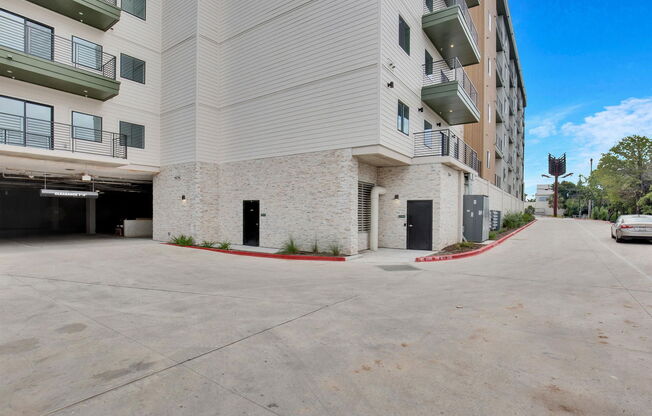 2 beds, 2 baths, 1,015 sqft, $1,699, Unit Apartment 407