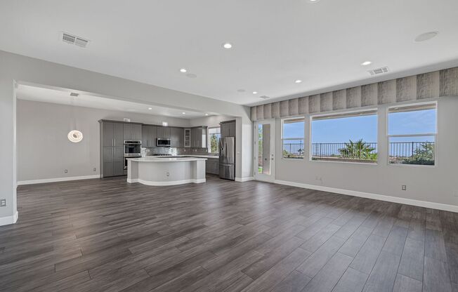 3 beds, 3.5 baths, $5,295