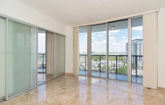 1750 N Bayshore Dr # 15-15 (A11684375)