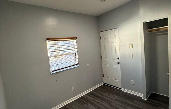 2 beds, 1 bath, $1,400, Unit #9