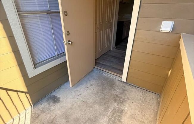 3 beds, 2 baths, 1,100 sqft, $1,395, Unit 1516