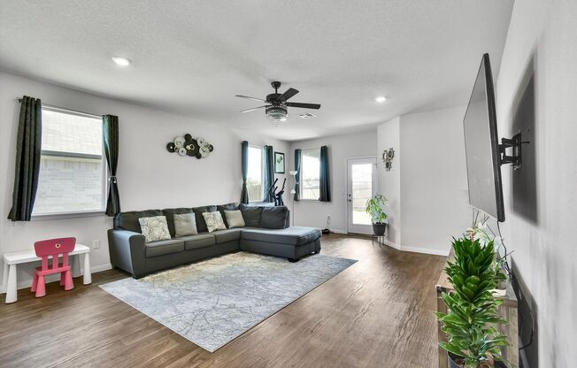 Spacious 4-Bedroom Home with Office in Prime Georgetown Location!