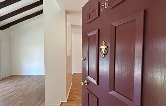 Bright & Updated 1BR Condo in Prime Walnut Creek Location – Vaulted Ceilings & Pool Access!