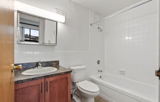 4 beds, 2 baths, 1,100 sqft, $2,295, Unit 807