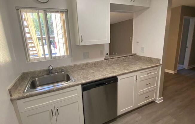 2 beds, 1.5 baths, 776 sqft, $2,345