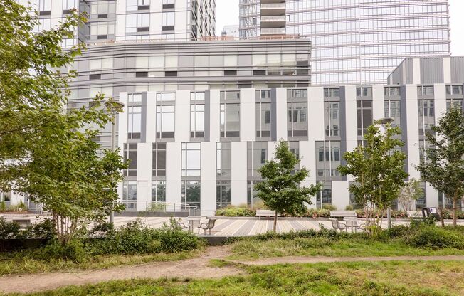 1 bed, 1 bath, 798 sqft, $5,600, Unit C107