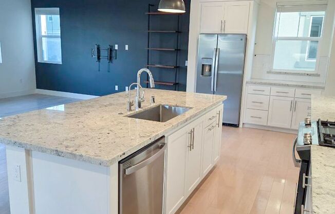 Charming 4 bed, 4.5 bath townhome