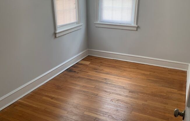 3 beds, 2 baths, $1,800, Unit Apt. 103