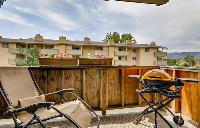 Clean, Modern 2 Bedroom in Central Boulder