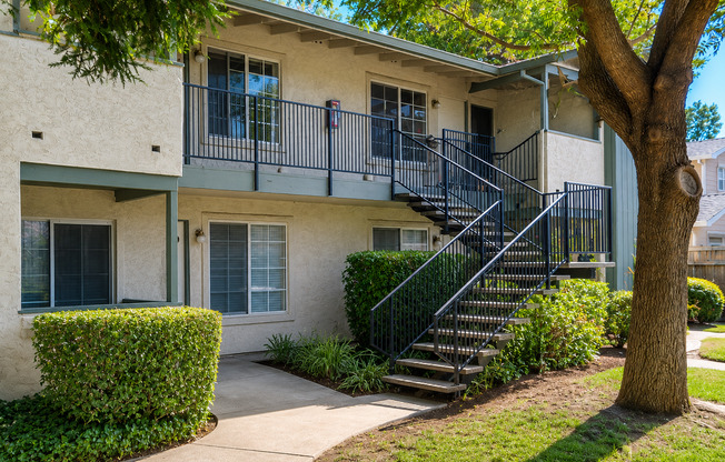 Manzanita Apartments