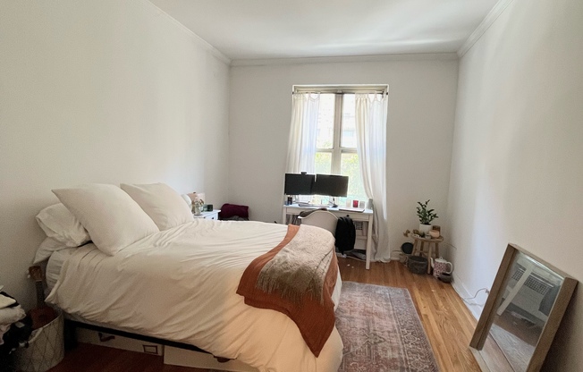 2 beds, 1 bath, $4,600, Unit 4A