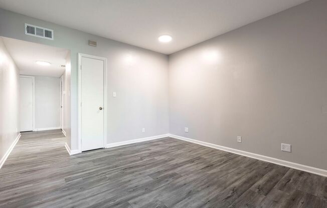 1 bed, 1 bath, $850, Unit 220