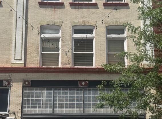 Studio-loft style downtown apartment! 1 Bedroom, 1  1/2 baths,  313 Park Central, Unit 203 in Springfield MO.