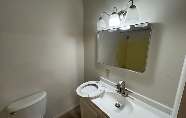 1 bed, 1 bath, $995, Unit 342