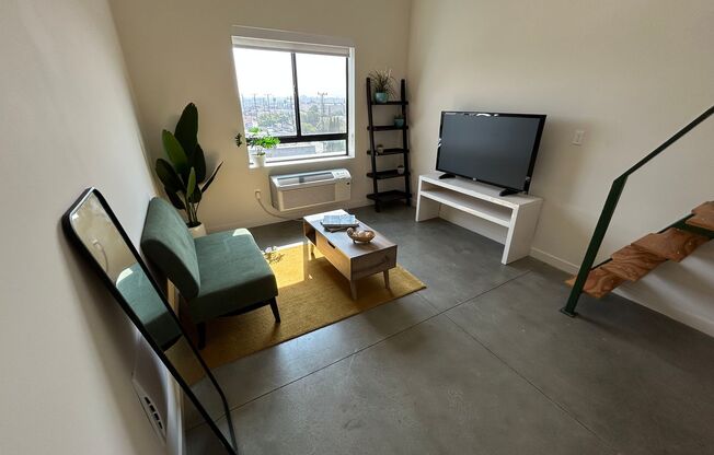 Studio, 1 bath, 305 sqft, $2,045, Unit 667