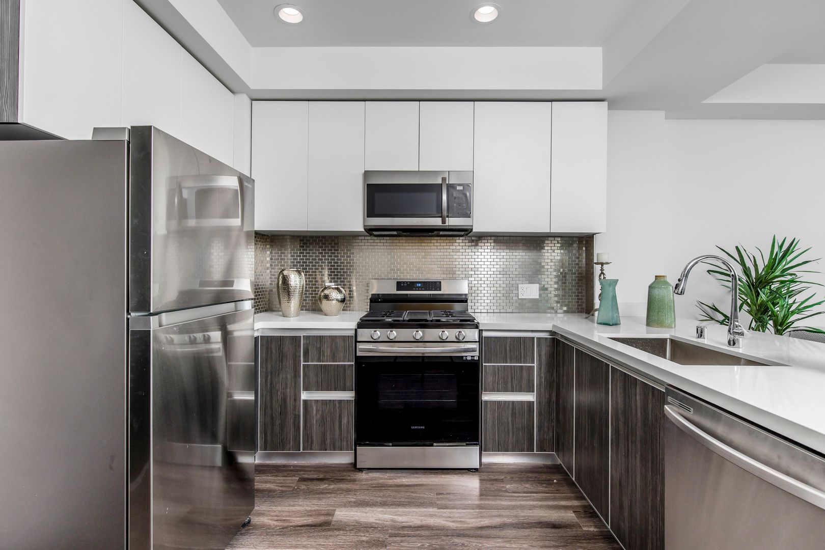 Welcome Home to Venice Luxury Apartments!