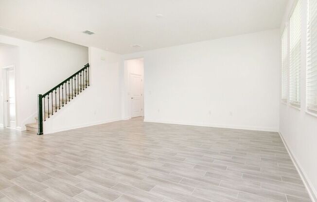 5636 QUIET PALM LOOP