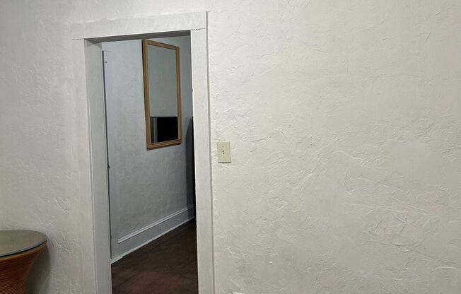 Studio, 1 bath, 300 sqft, $1,300, Unit 401 Colonia Ln, E. #F