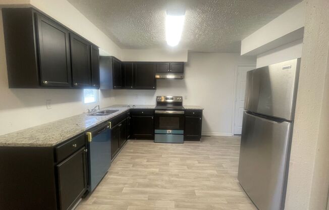 3 beds, 1 bath, $995