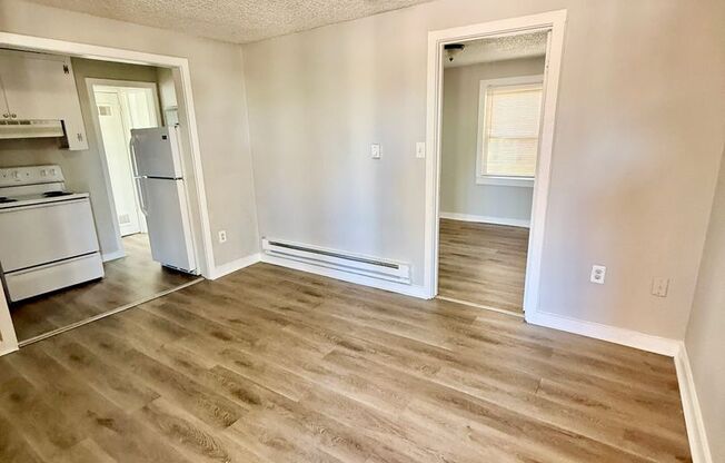 2 beds, 1 bath, $1,050, Unit Unit 1