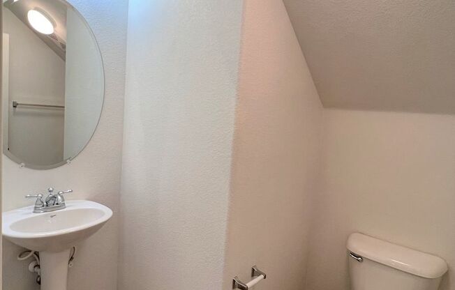 3 beds, 2.5 baths, $1,985, Unit UNIT 1045