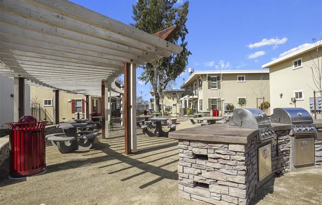 BBQ and Picnic area at Parkside Apartments, Davis, California