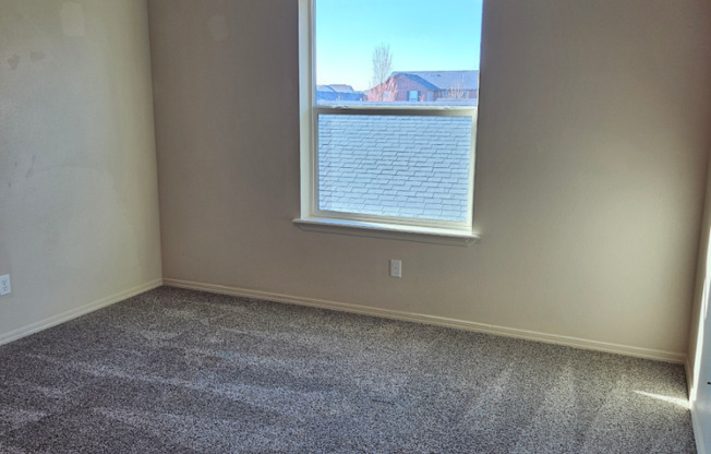 1/2 off First Full Month! 3bed/2.5 bath home near Ten Mile Crossing-2 Car Garage-All Appliances Included