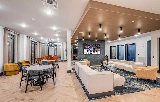 Beautiful living area, perfect for hosting and enjoying meals in Apollo Beach and nearby areas.