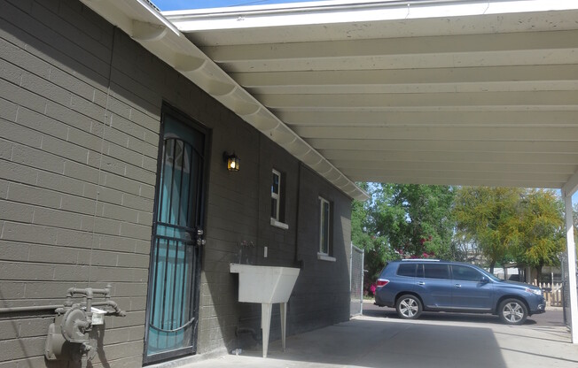 301 W HIGHLAND