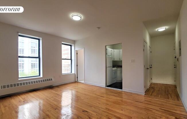 306 W 51 ST