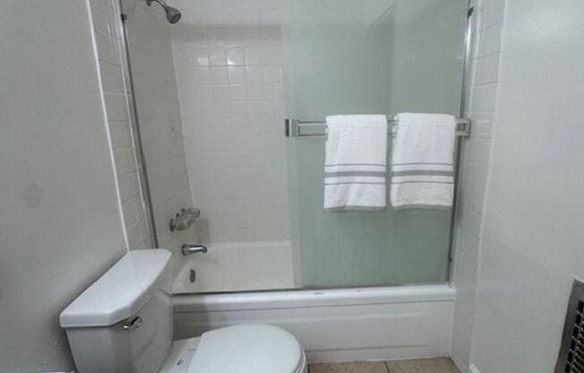 1 bed, 1 bath, 750 sqft, $2,095, Unit 201