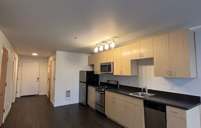 2 beds, 1 bath, 656 sqft, $2,195, Unit 307