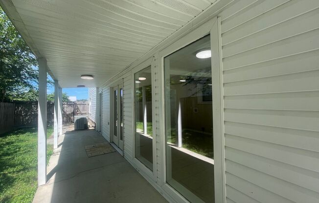 Welcome to 6 Julia Terrace in the Richneck Estates Neighborhood-4 BR, 2BA, SUNROOM, COVERED PORCHES,  HARDWOOD FLOORS