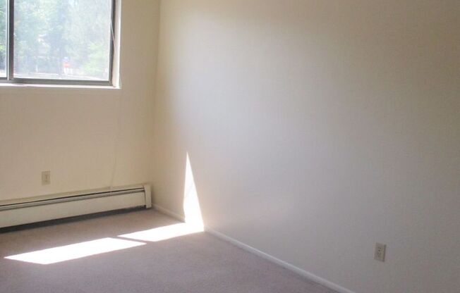 2 beds, 1 bath, 800 sqft, $2,125, Unit 14