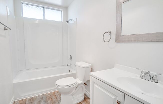 2 beds, 1 bath, 784 sqft, $2,250, Unit C26