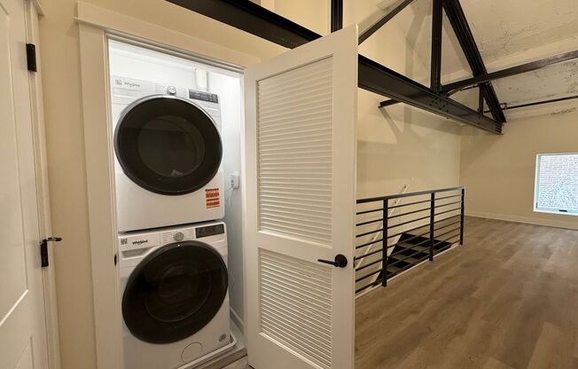 1 bed, 1.5 baths, 689 sqft, $3,375, Unit 208