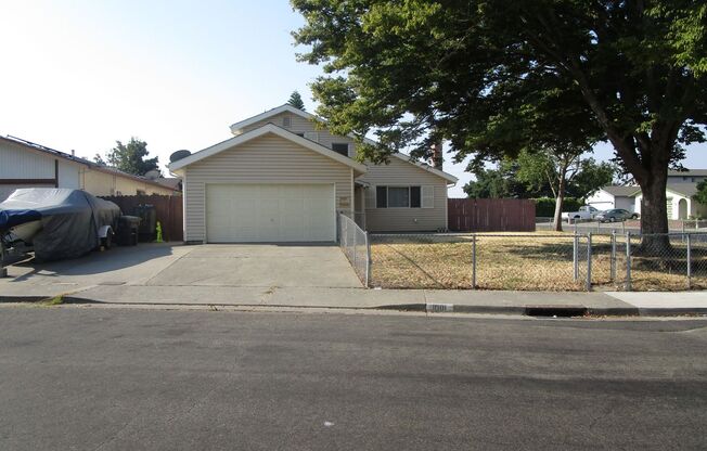 1001 MOCKINGBIRD LN