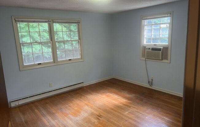 Spacious 2 Bedroom Minutes From UNC Campus