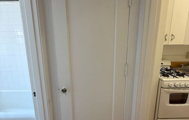 Studio, 1 bath, 308 sqft, $1,175, Unit Bayard Manor 301