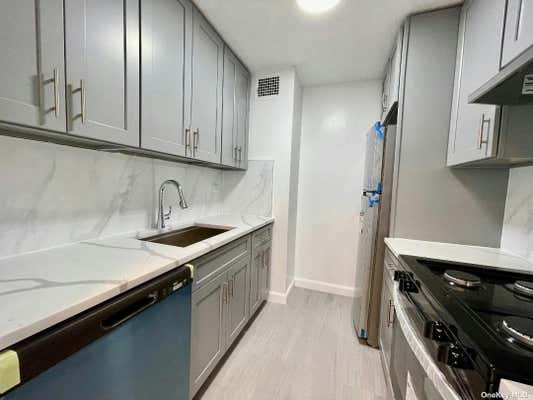 1 bed, 1 bath, 729 sqft, $2,800