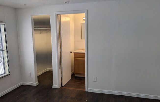 3 beds, 2 baths, 850 sqft, $1,295, Unit #3