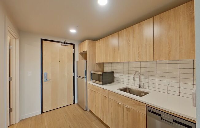 1 bed, 1 bath, 453 sqft, $1,390, Unit 108