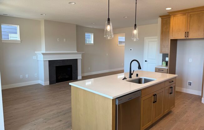 Beautiful Ridgefield Home with Modern Finishes, Spacious Layout, Attached Garage, and Convenient Access to Shopping, Parks & I-5